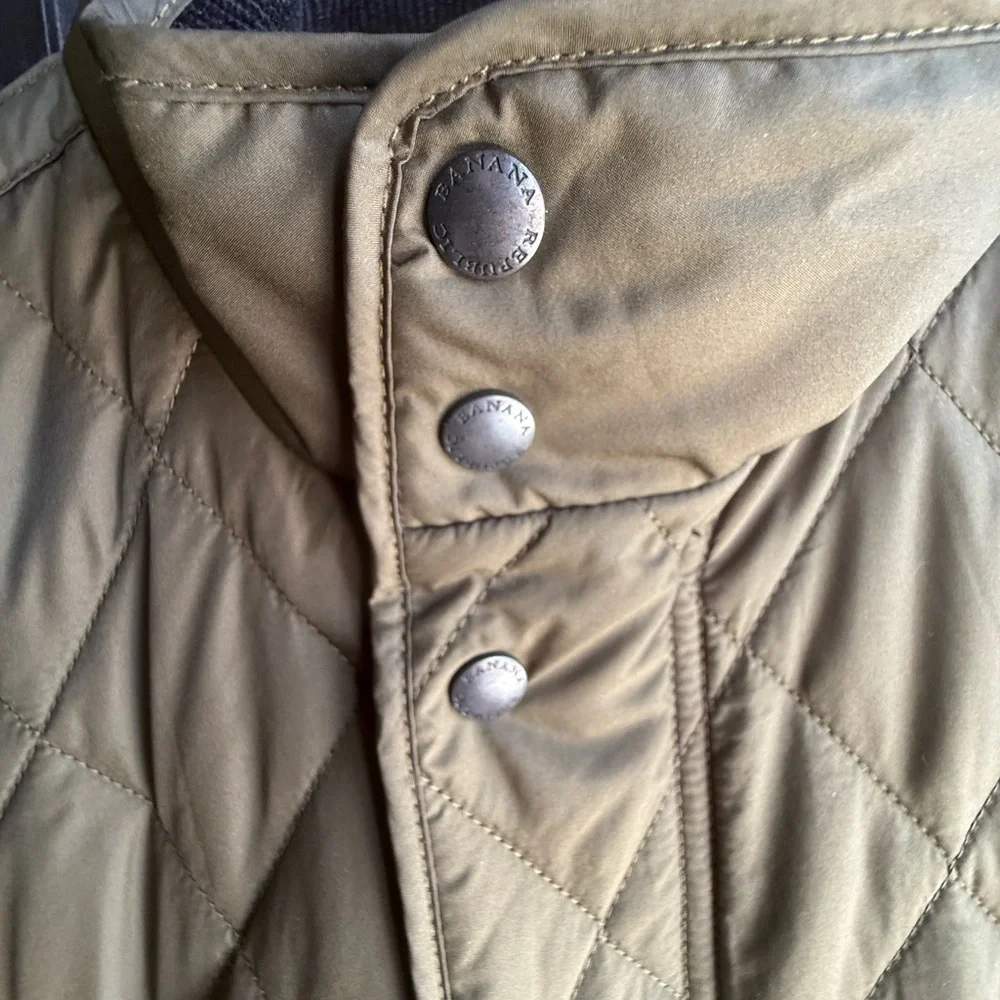 Banana Republic Green Quilted Mens Vest Size Medium